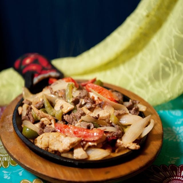 RANCHERAS FAJITAS WITH CREAM SAUCE.
