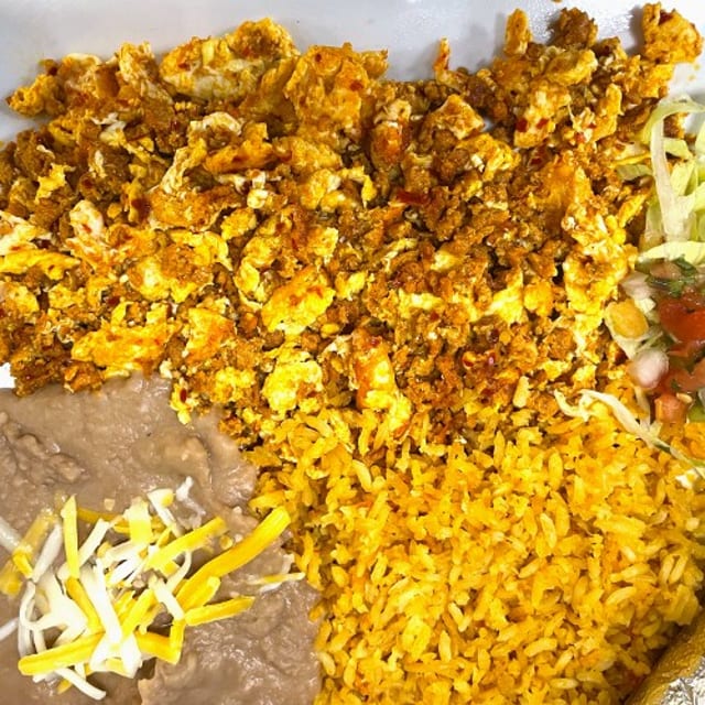 HUEVOS CON CHORIZO.