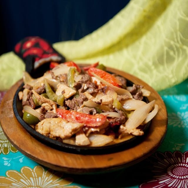CHICKEN FAJITAS WITH CREAM SAUCE.