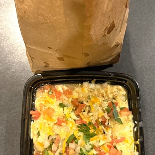 SEAFOOD NACHOS.