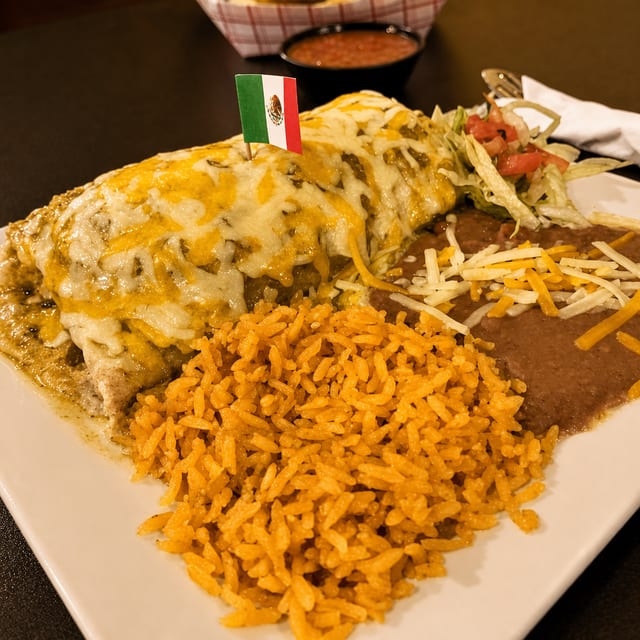 CHICKEN AND CHORIZO BURRITO.